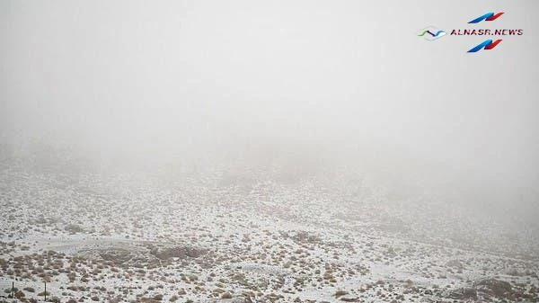 الثلج الأبيض يغطي جبال اللوز مع بعض الصور الساحرة والمناظر الخلابة في تبوك
