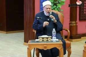الدكتور علي جمعة عضو هيئة كبار العلماء ورئيس اللجنة الدينية بمجلس العموم