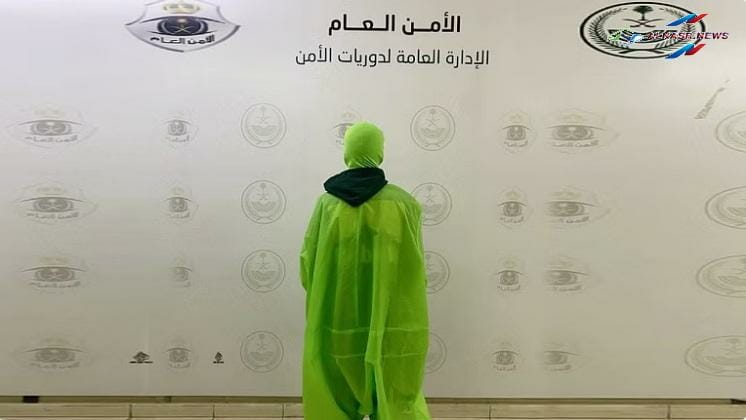 كيف نجح الأمن العام في السعودية في القبض علي الرجل الأخضر بعد محاولته الهروب؟