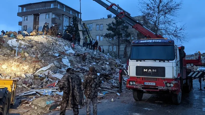 على عمق خطير.. زلزال جديد يهز وسط تركيا والحصيلة وصلت 4300 قتيل في تركيا وسوريا
