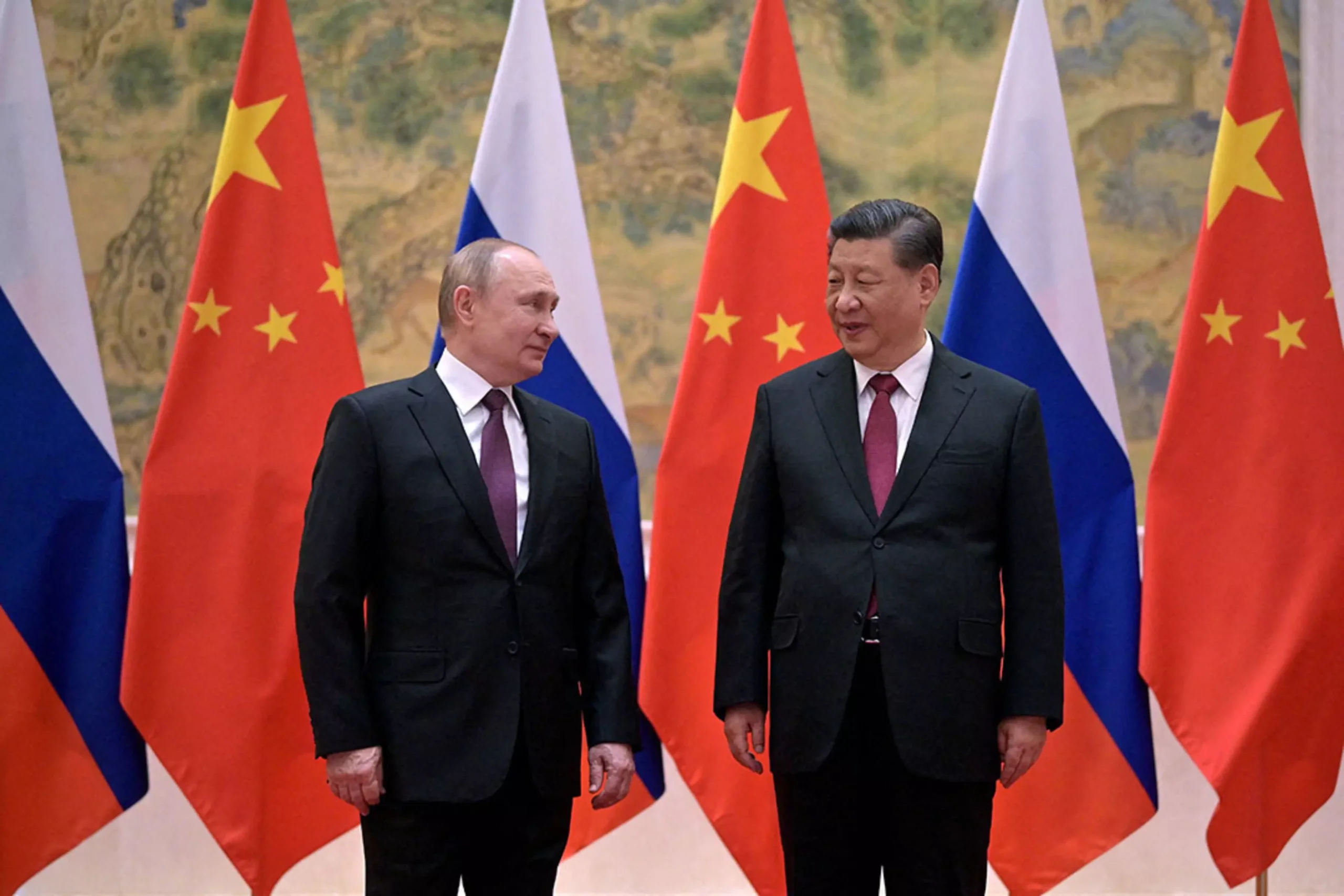 المخابرات الأمريكية تطلق تحذيرات بشأن العلاقات الروسية الصينية