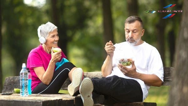 خبير تغذية مشهور ينصح بأطعمة مقاومة الشيخوخة .. فما هي؟