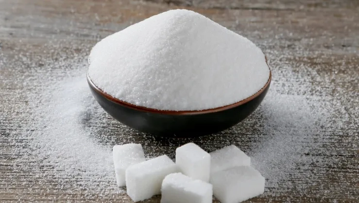 دراسة جديدة تحذر من مخاطر الإفراط في تناول السكر