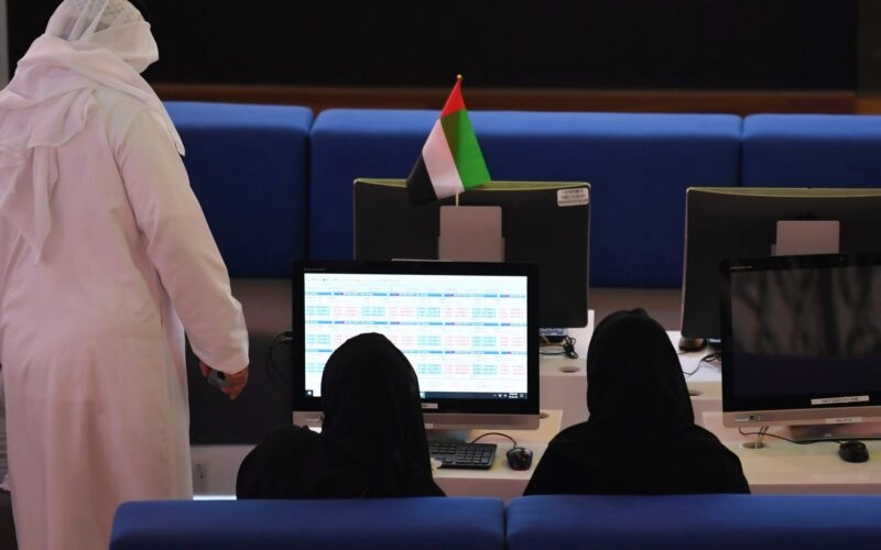 الإمارات.. تفاصيل فتح باب التوظيف لكافة الجنسيات والفئات