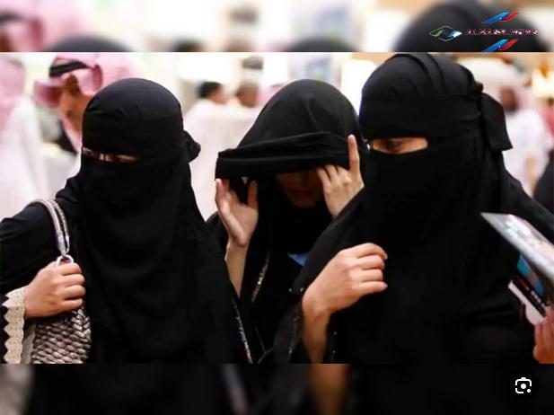 اثارة نساء سعوديات.. مطعم شهير يستفز النساء بهذه التصرفات المثيرة بجدة!