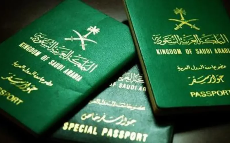 مفاجأة مدهشة! الجوازات السعودية تحظر السفر وتطلب من المواطنين حزم أمتعتهم على الفور